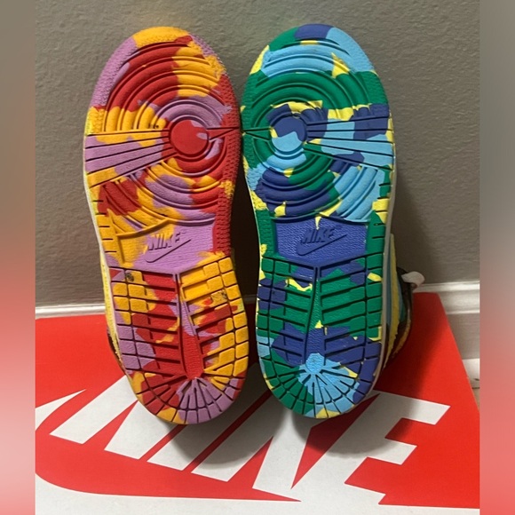 GS) Air Jordan 1 Mid GS 'Six Championships' - Picture 5 of 11